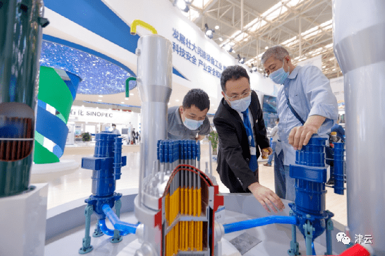 机器人|智能科技展上，这些“黑科技”亮了！