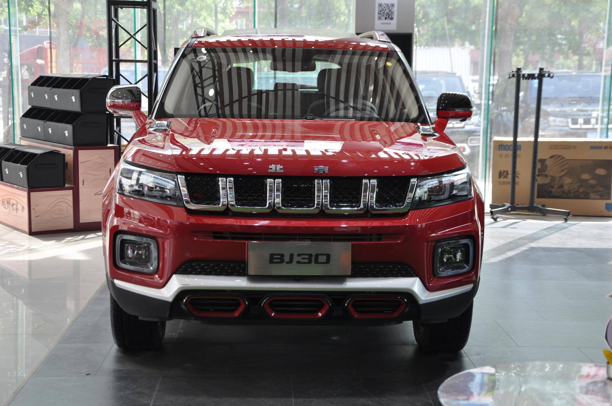 稳重大气硬派当道越野世家北京越野bj30新车到店