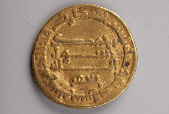 阿拔斯王朝拉希德金币(公元12世纪)阿拔斯王朝,为阿拉伯帝国的第二个