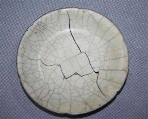 故宫专家打碎一名贵瓷碗,隐瞒26天不上报,马未都:再也无法修复_文物