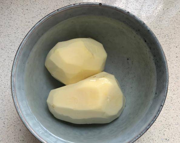 土豆加面粉怎么做好吃又简单 72077fab9f7b40a09292b018c0d926fa.jpeg