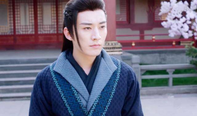 得知自己"真实身份"的夜修独简直就是换了一个人