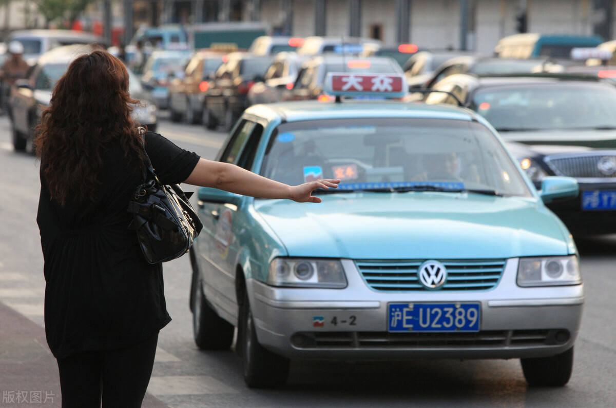 出租車沒人開,網約車每月增長10萬,人大代表呼籲關注出租車行業_平臺