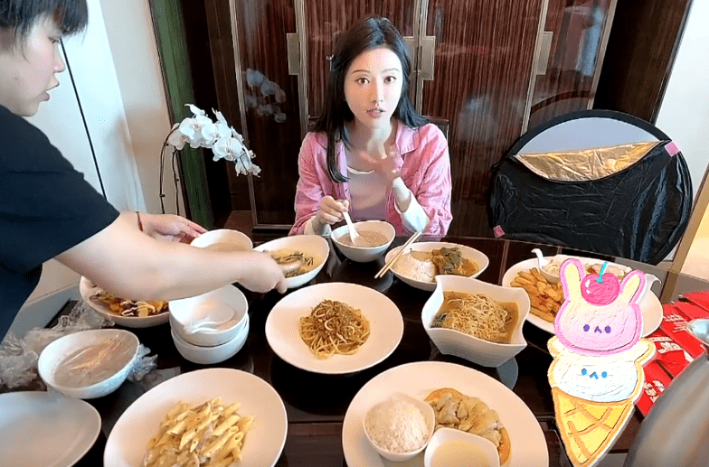 简谱的盒饭_快餐盒饭图片