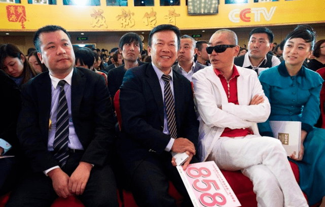 5亿后,女员工程晨借几十万给他,如今她成了副总裁_巨人