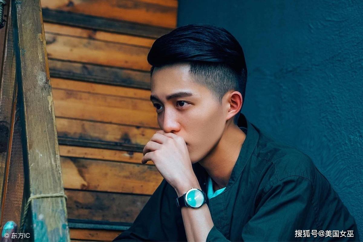 什么叫有气质的男生 b3d515d670e64d67b609d7f79f447098.jpeg