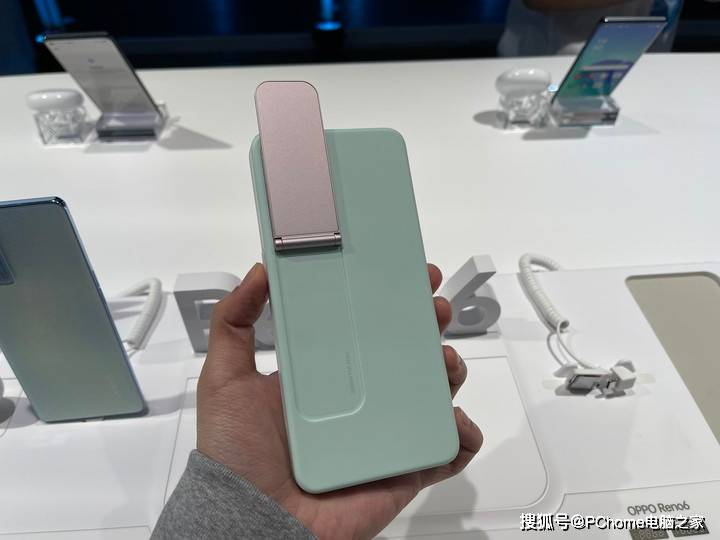 系列|OPPO Reno6系列绝配周边 焕采补光保护壳发布