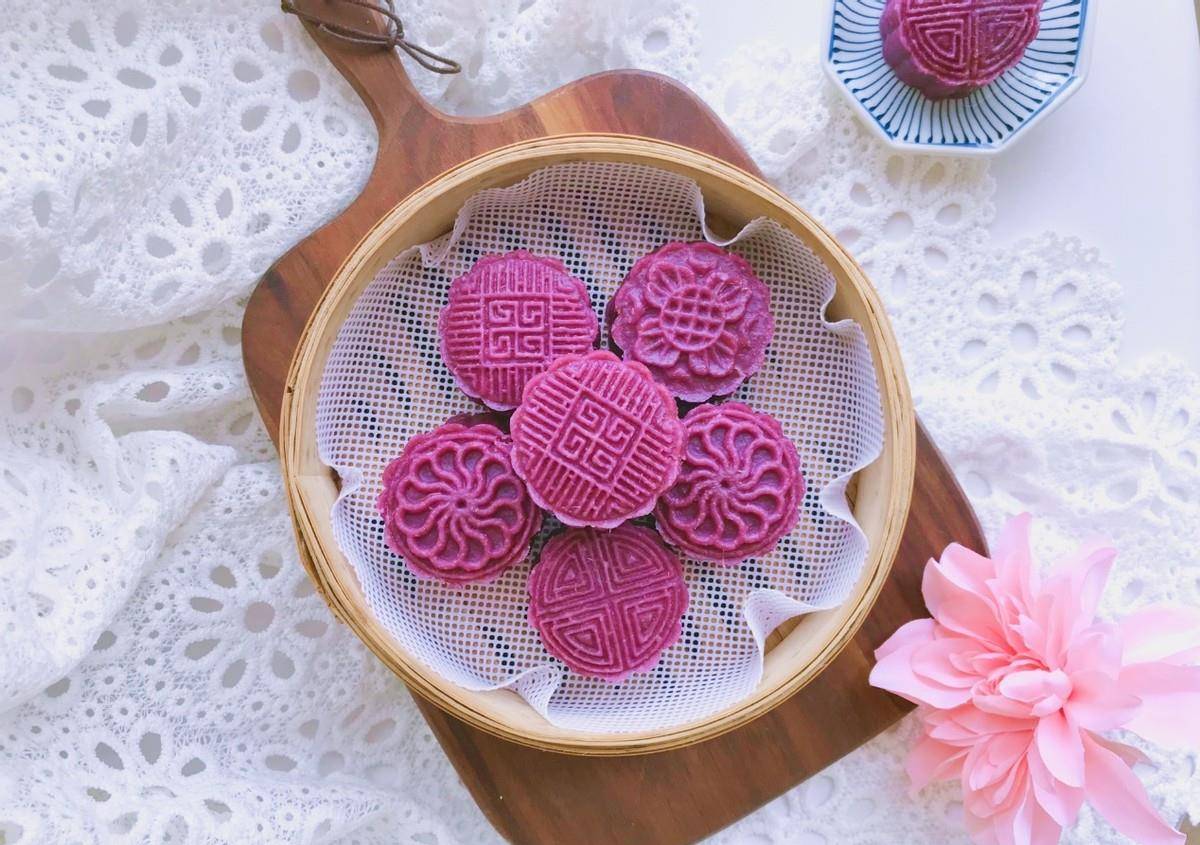 原创用紫薯做老式月饼不仅颜色漂亮味道也很好