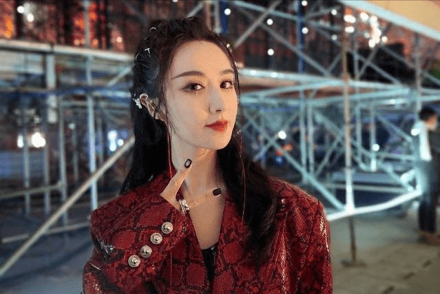 原创一年吸金300亿的薇娅为何如今坦言不敢做自己了