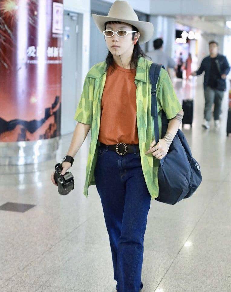 怎么样穿衣服不显邋遢 767a23479c91440ba5b8fd6fb8750f97.jpeg