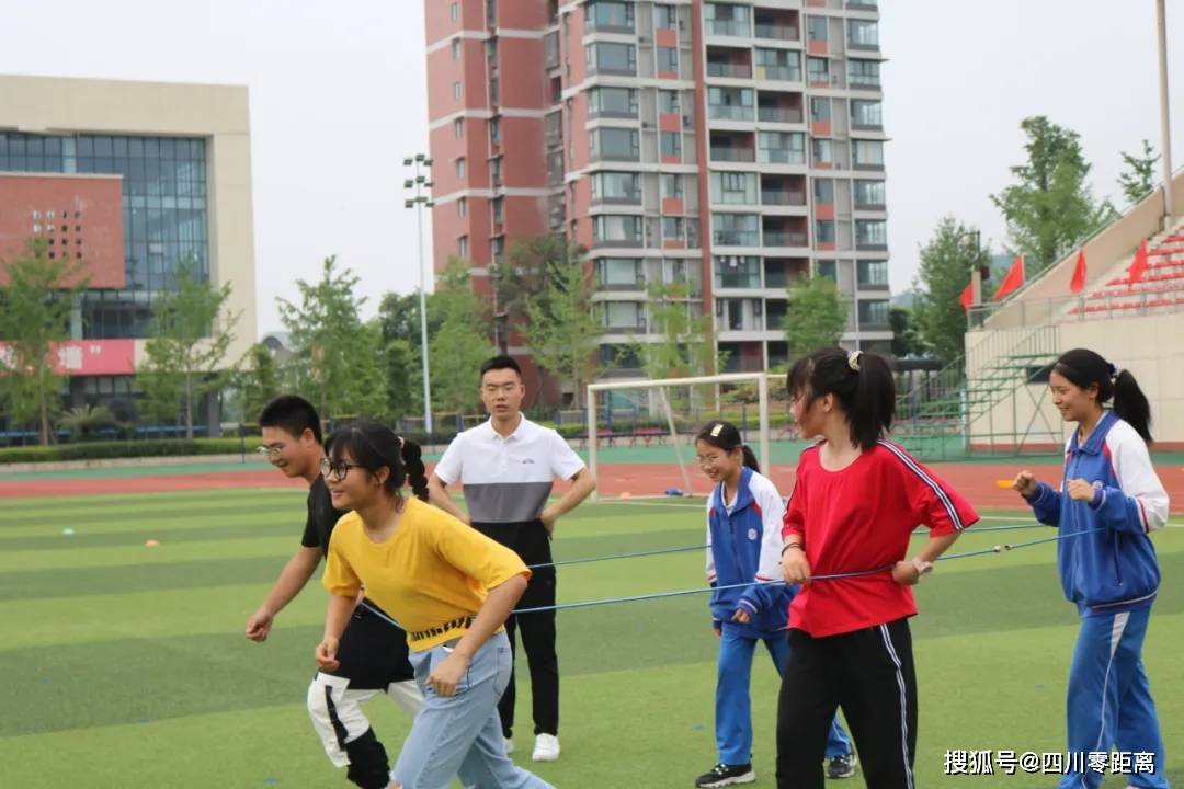 愛在江外攜愛同行江油外國語學校初中部留守託管學生關愛活動