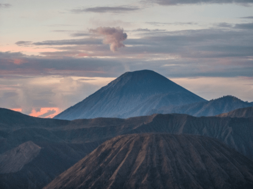 布罗莫火山 中国边境行印度尼西亚站 因为