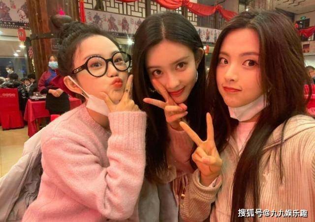 原创杨超越高情商调侃孟子义，她却答非所问，网友：真是塑料姐妹情啊