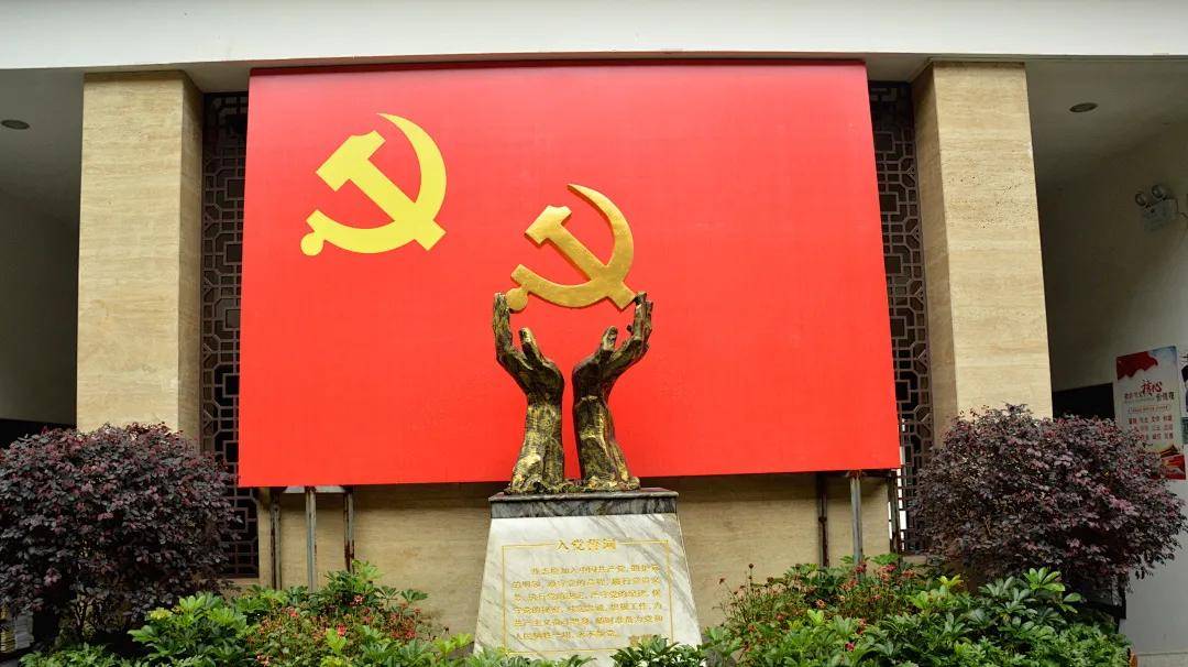 近日新时代中少小记者走进中共贵州省工委旧址,以加强少先队员党史
