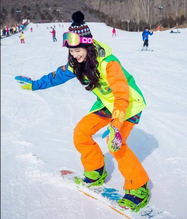 谈球吧体育明星们雪中唯美照片王宝强最搞笑田亮“美丽动人”鹿晗帅气(图2)