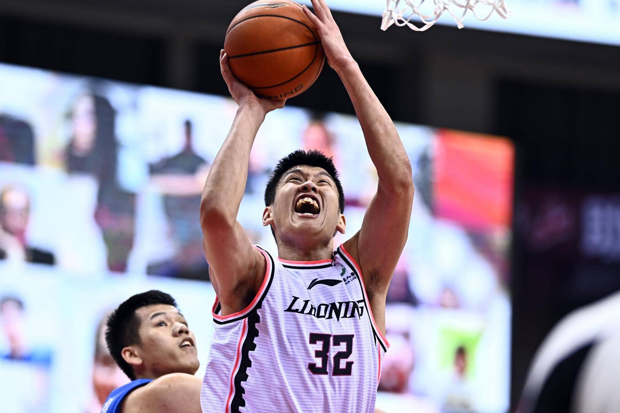 辽宁三小将恐离队!1 1,争议后卫难堪重任,高诗岩回归或成定局