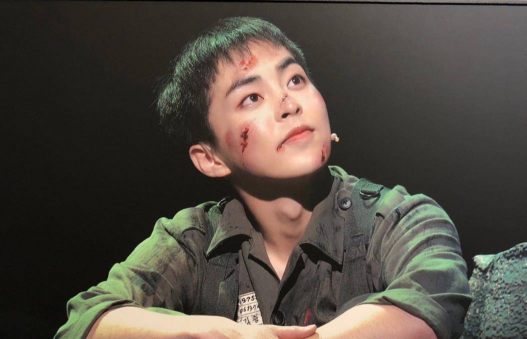 exo成员金珉锡(xiumin)于2019年5月入伍,今年12月6日正式退伍回归.