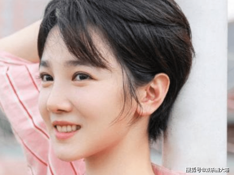 陈小纭离不开短发造型?看她失恋后留起飘飘长发,无敌美少女诞生_感觉