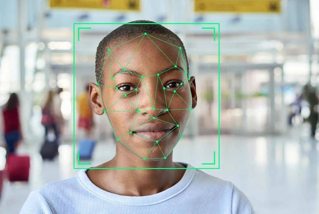 值得一提的是,在幼儿和其他肤色人种识别上,由于特征点抓取比较困难