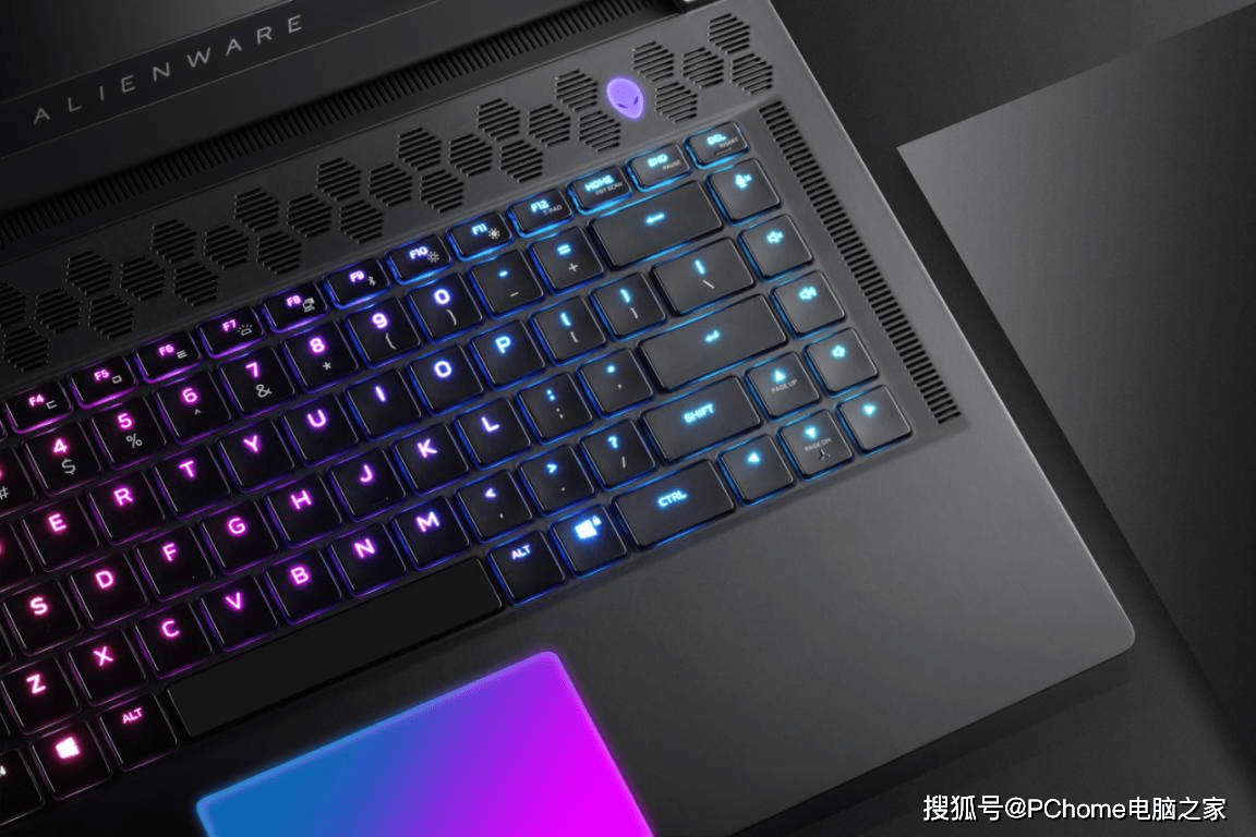 系列|Alienware推出全新X系列游戏本 未来感外观设计