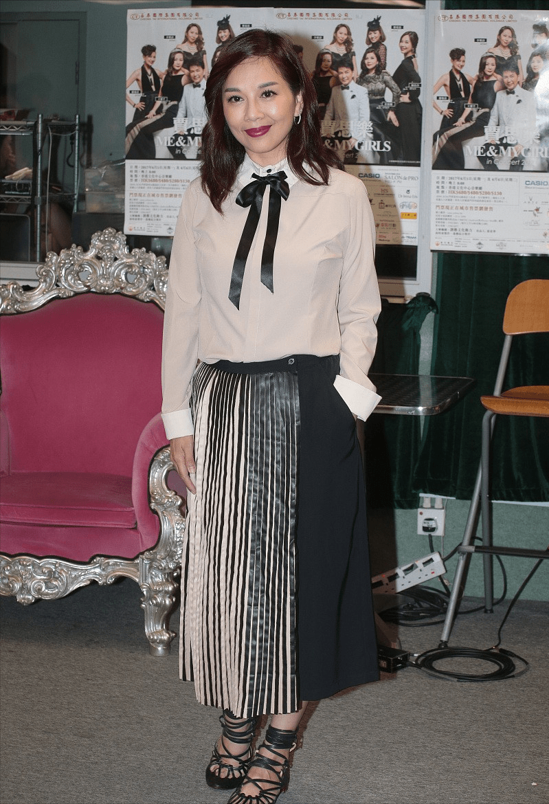 原创终于知道张铎为什么喜欢陈松伶了虽然50岁了可穿衣仍似30岁