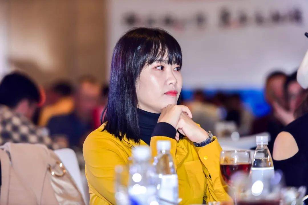 一起快乐高尔夫七,获得女子总杆冠军的是:黎佳女士;六,获得总杆冠军是