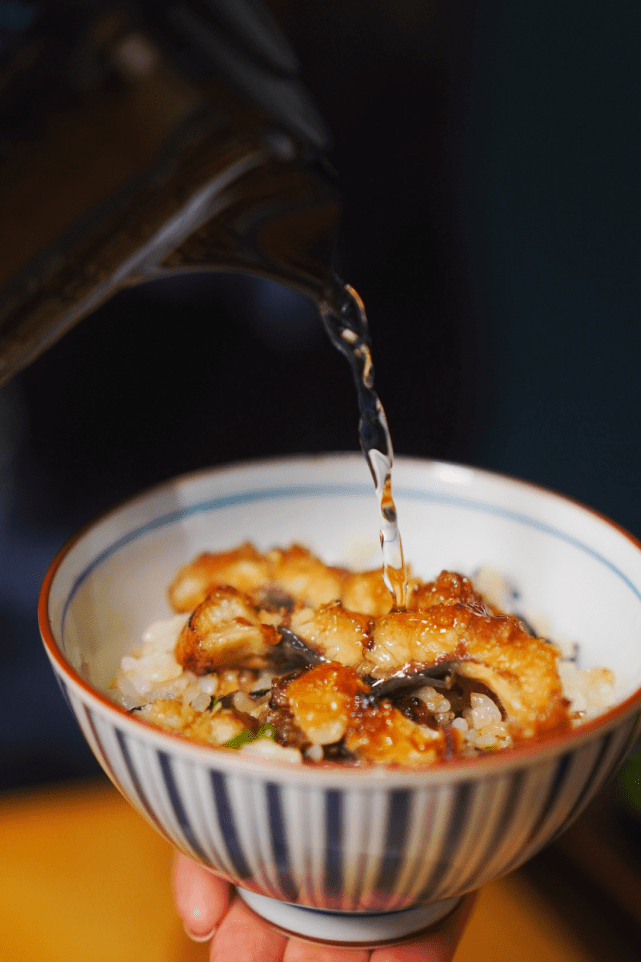 我終於在成都找到了好吃的鰻魚飯!_醬汁