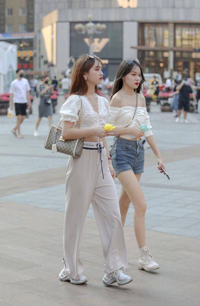 夏天穿什么颜色的衣服不吸汗 9f071a4ac95040a58817b8e2845660f4.jpeg