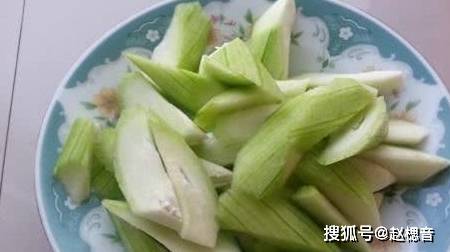 银耳怎么炒肉片好吃 34f4ca8d6339447781be6605b2998c1d.jpeg