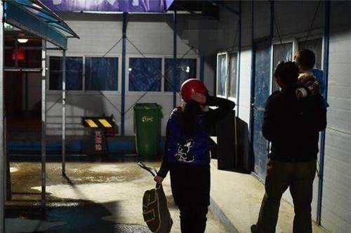 而现在,米哈娜跟着老权过了几年的工地生活,两人已