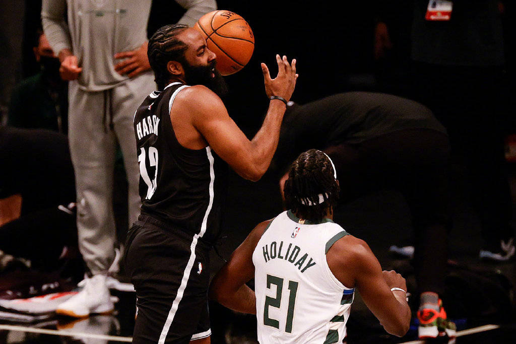 哈登伤退格里芬18分14板撑起篮网内线篮网10胜雄鹿