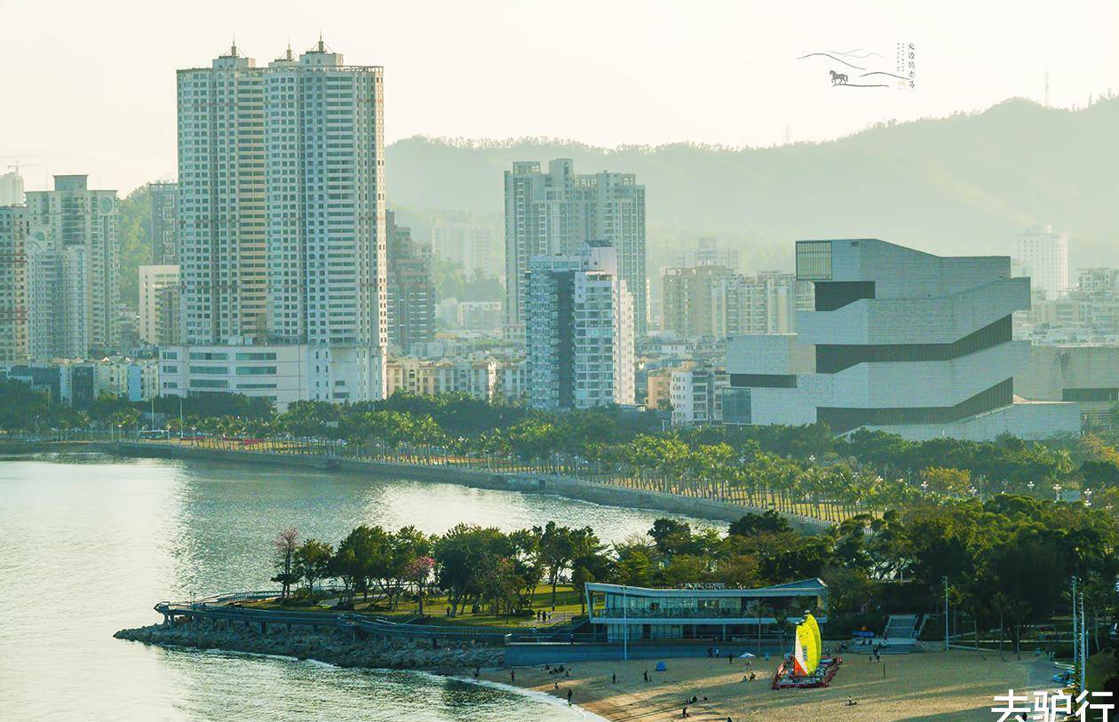 澳门和香港经济总量谁高_香港和澳门地图(2)