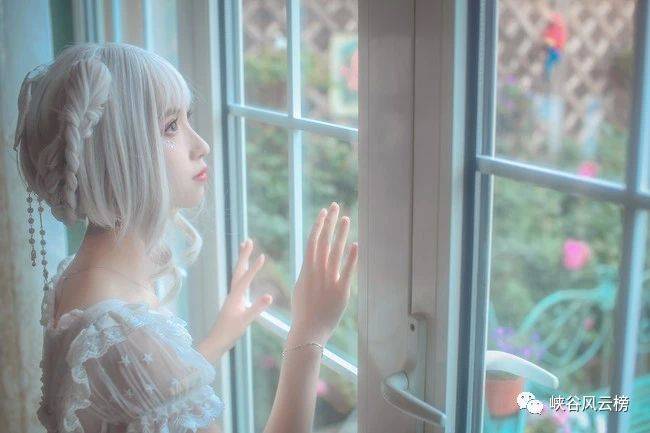 原创最美cosplay推荐lolita应怜屐齿印苍苔小扣柴扉久不开