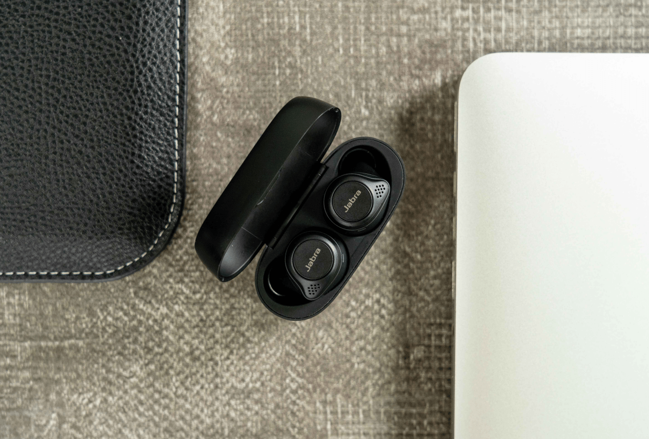 最具性价比的小米airdot3却有人表示耳朵卡的生疼