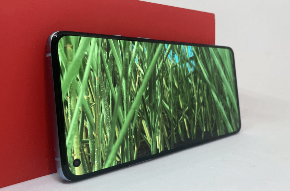 原创发布不到两个月下跌400元65w闪充柔性直屏256gb版本售价亲民