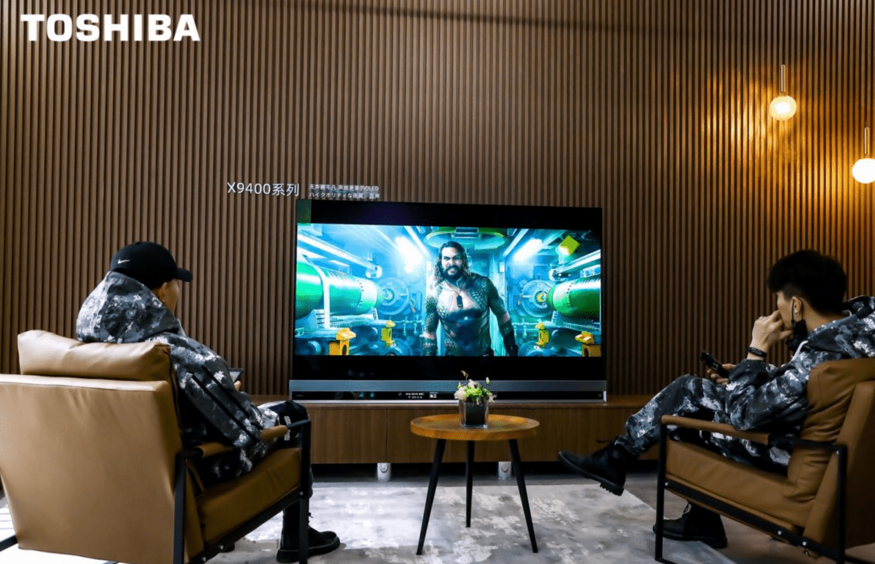 高端oled匠心之作东芝电视助你客厅变球场熬夜看球也值了