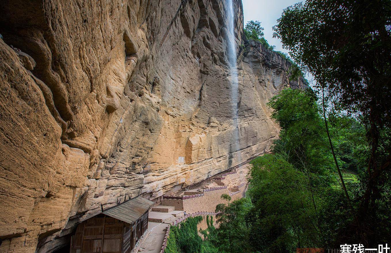 原创原来著名的水帘洞在福建,看着挺壮观,就是水少了点