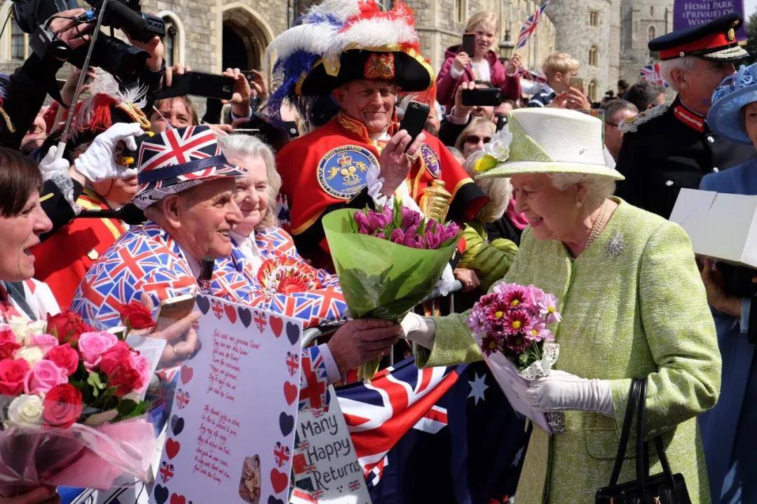 英国女王生日庆典图片