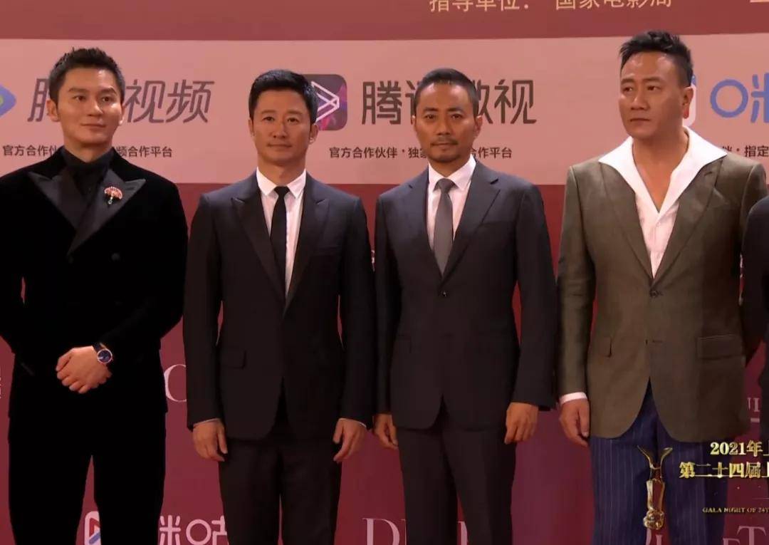 原创上海电影节开幕式:谢霆锋穿着普通难掩帅气,朱一