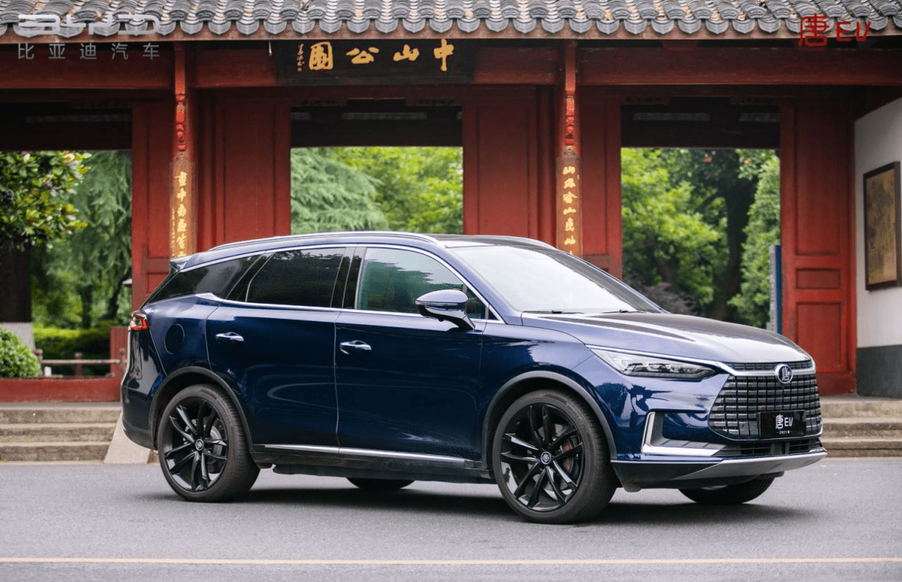 佩刀的2021款唐ev感受到底如何我们替你尝鲜体验了一下