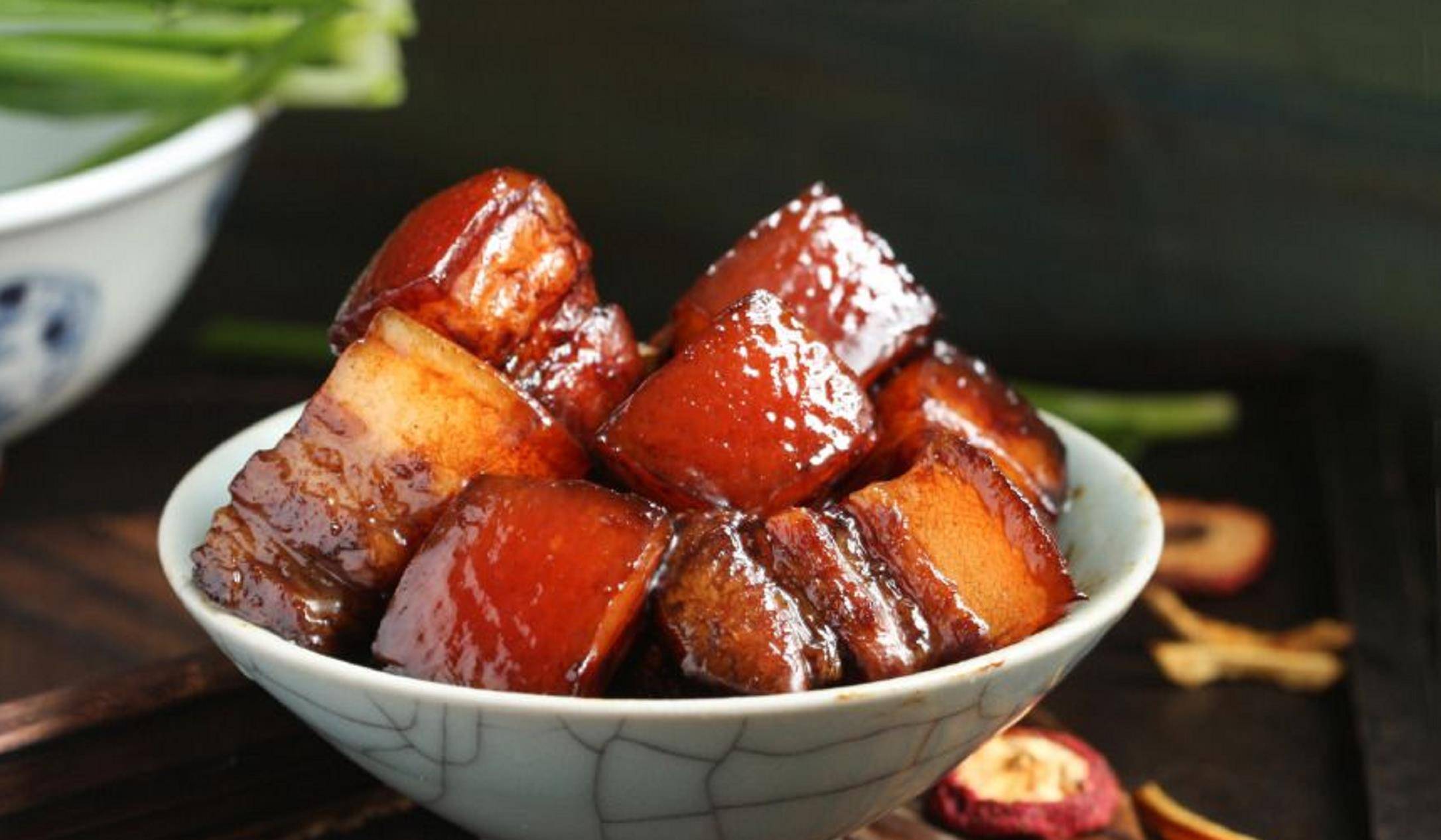 做红烧肉用不用水煮一下 83087aea9f5f4155a57c72dbf7f100e7.jpeg