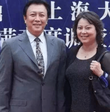 唐国强55岁混血妻子近照曝光,结婚26年超恩爱
