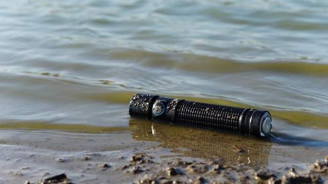 必备|高强度、长续航、夜钓必备单品——傲雷战术手电体验