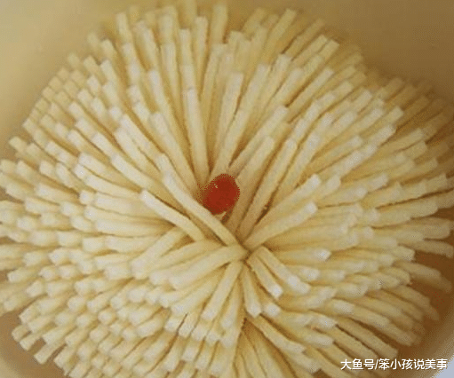豆腐皮怎么切出花 6a3f5c768e9a4058a2ce19cd48c9e56c.png