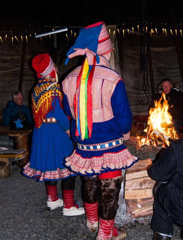 原创最土豪的少数民族用豪车直升飞机放牧各个是隐形的富翁