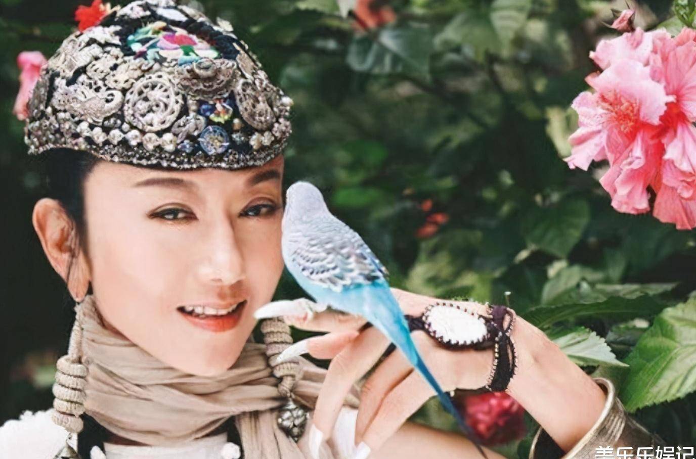 后来又遇到了一位台湾商人刘淳晴,他是杨丽萍的忠实粉丝.