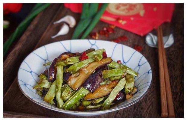 茄子怎么炒软好吃 cbcada147bcb47a794361dca68fe5ba3.jpeg