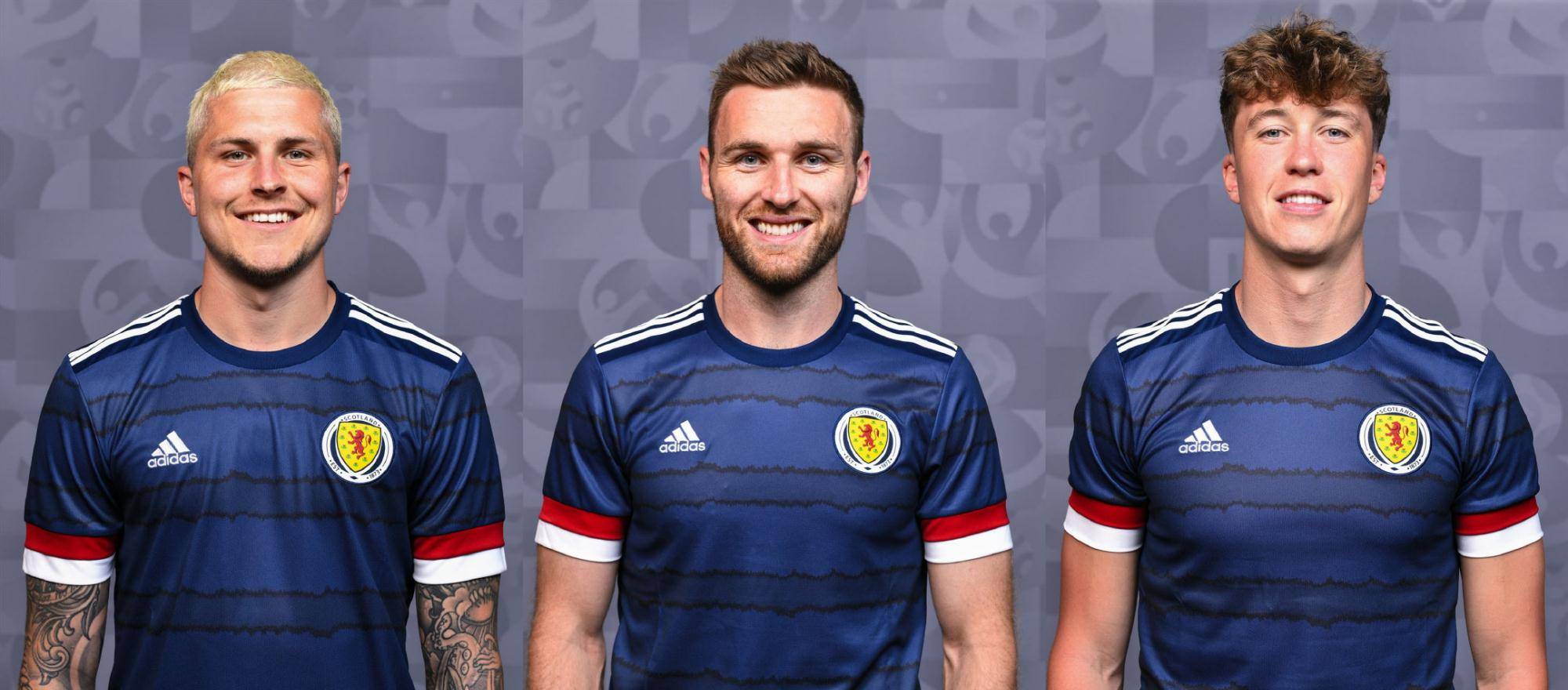 克拉克将之前苏格兰擅长的四后卫战术改为三后卫,改变战术是因为球队