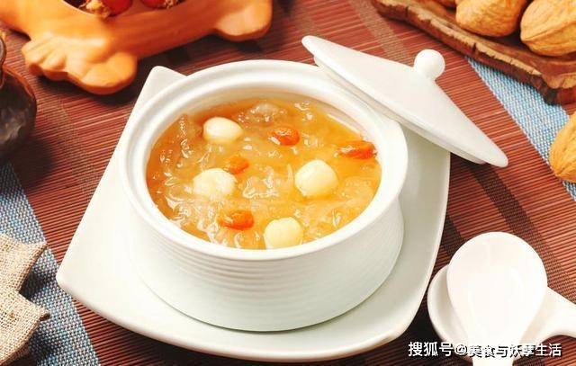 银耳怎么炖出胶最快 8f54a84ef0c442d58275bc4ad2fd3d35.jpeg