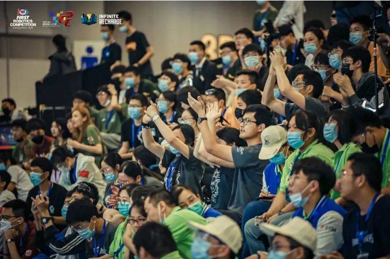 建议会展活动开始前主持人先作安全提示